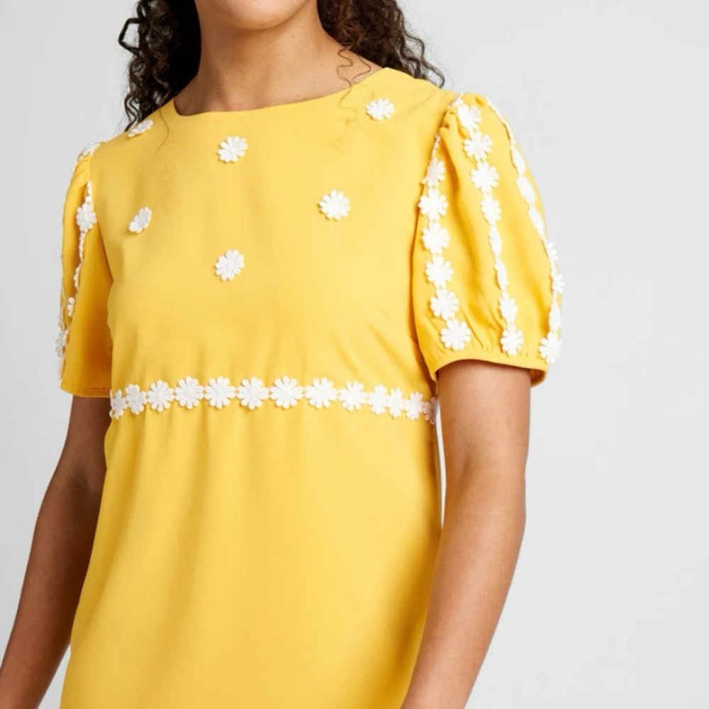 Modcloth 70s Retro Sunny Yellow Shift Dress Floral Daisy Mini Puff Sleeve Size 4 - Picture 3 of 4